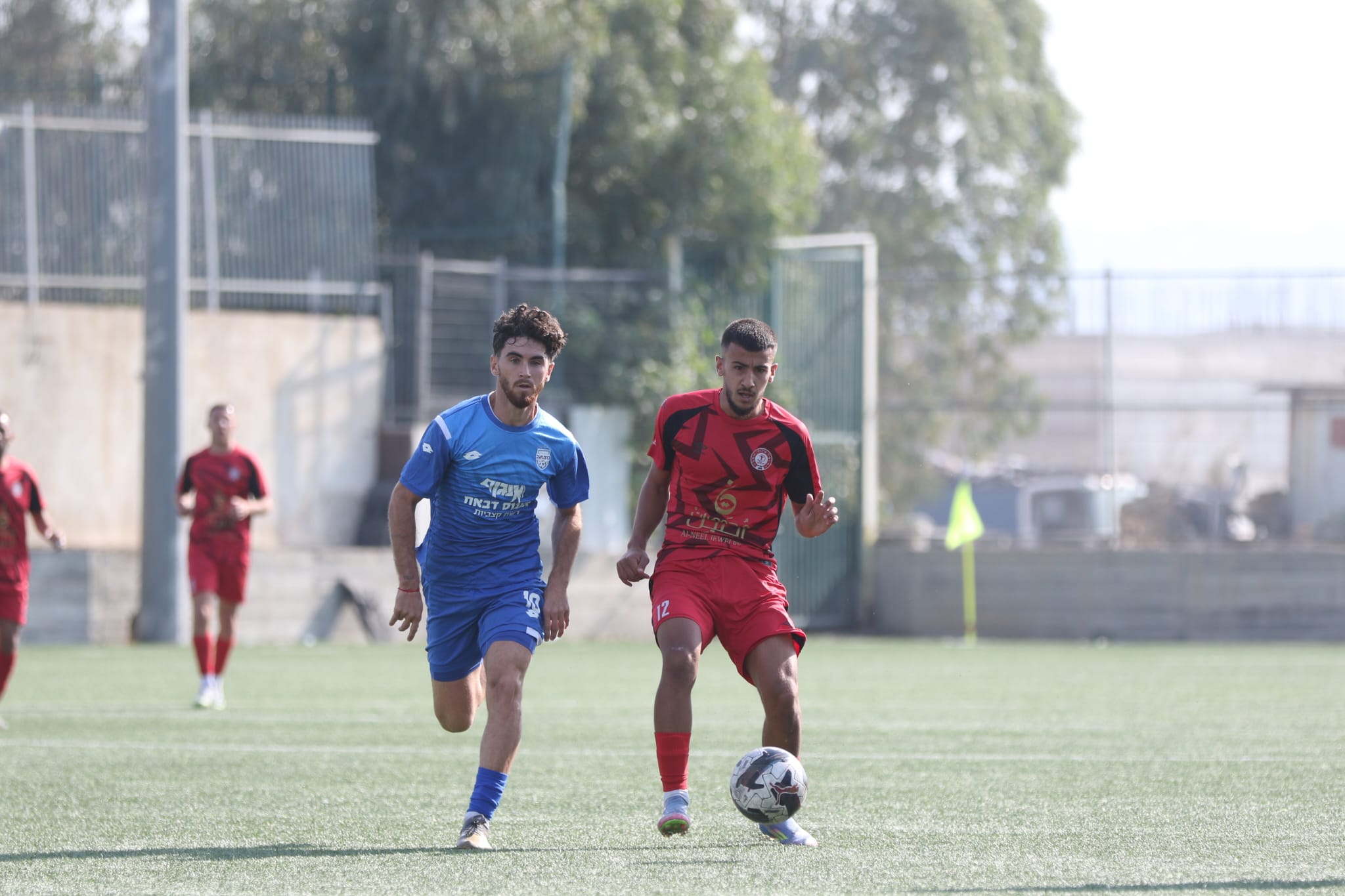 כובש השער הראשון. גונזלס (בכחול) (וואסים מוואסי)